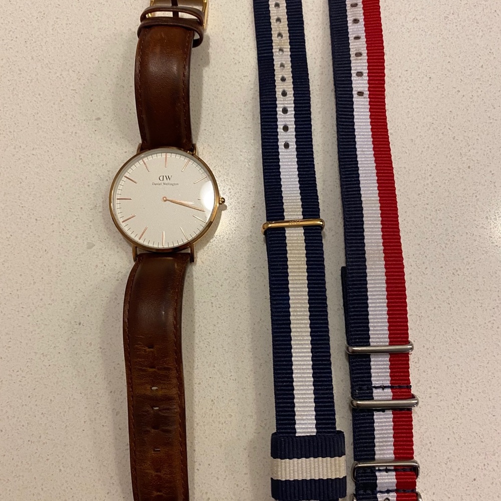 Men’s DW Watch Brown Leather with Extra Straps